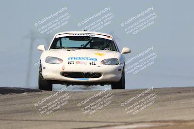 media/Oct-26-2025-CalClub SCCA (Sun) [[8ce1e69566]]/Group 5/Grapevine/